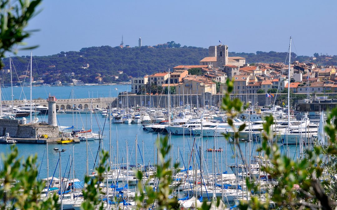 Antibes, Port Vauban, Capitainerie Quay 30m x 7m Berth